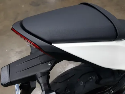[랩샵]수원랩핑 가와사키 닌자ZX6R 전체랩핑 닌자전체랩핑 가와사키랩핑 오토바이랩핑 오토바이데칼 에이버리랩핑 / 수원시 영통구 이의동
