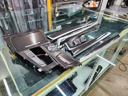 BMW F바디 520D 우드트림 실내 리얼카본 포인트 랩핑 3M 유광카본 자동차 고퀄리티 랩핑 맛집 / 수원시 영통구 이의동