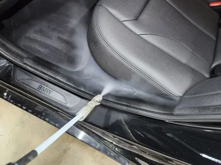 BMW 3GT 320D 실내랩핑 실내크리닝 실내스팀세차 실내포인트랩핑 우드트림랩핑 1인시공 3M 정품필름 고퀄리티랩핑맛집 / 수원시 영통구 이의동