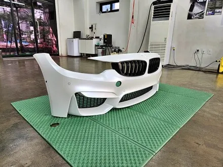 BMW M4 F82 사고수리 보험처리 앞범퍼 고퀄리티 랩핑 중고 범퍼수리 / 수원시 영통구 이의동