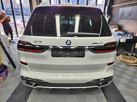 수원 광교 동탄 랩핑 BMW X7 스포츠 크롬죽이기 크롬딜리트 출장시공 윈도우몰딩 도어하단 블랙유광 / 수원시 영통구 이의동