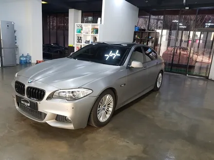 [랩샵]수원랩핑 BMW 520D 랩핑보수 브러쉬티타늄 / 수원시 영통구 이의동