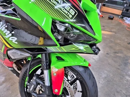 수원 광교 가와사키 닌자 ZX6R 레이싱 오토바이 바이크 커스텀 튜닝 방탄 데칼 전체 포인트 랩핑 시공 / 수원시 영통구 이의동