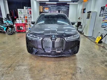 수원 광교 BMW IX50 전체 랩핑 포인트 루프스킨 점착제 제거 / 수원시 영통구 이의동