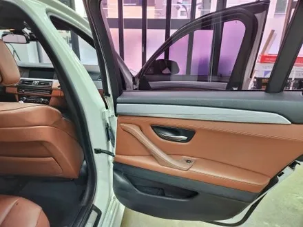 BMW F바디 520D 우드트림 실내 리얼카본 포인트 랩핑 3M 유광카본 자동차 고퀄리티 랩핑 맛집 / 수원시 영통구 이의동