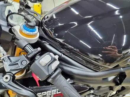 수원 광교 트라이엄프 스피드 트리플 1200rr 바이크 오토바이 포인트 기름탱크 랩핑 / 수원시 영통구 이의동