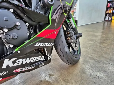 수원 광교 가와사키 닌자 ZX6R 레이싱 오토바이 바이크 커스텀 튜닝 방탄 데칼 전체 포인트 랩핑 시공 / 수원시 영통구 이의동
