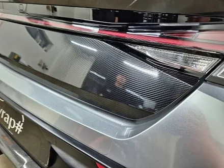 수원 광교 현대 아반떼 N 리얼 카본 고광택 트렁크 포인트 랩핑 재시공 제거 / 수원시 영통구 이의동