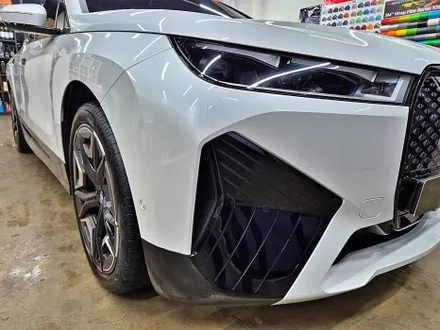 수원 광교 BMW IX50 전체 랩핑 포인트 루프스킨 점착제 제거 / 수원시 영통구 이의동