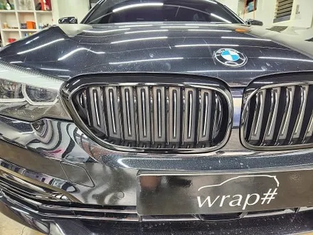 BMW G바디 5시리즈 크롬죽이기 크롬딜리트 포인트랩핑 1인시공 3M정품필름 고퀄리티 크롬죽이기맛집 / 수원시 영통구 이의동