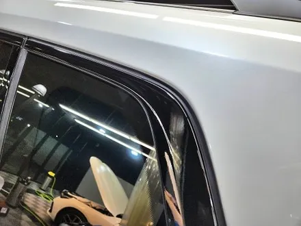 수원 광교 동탄 랩핑 BMW X7 스포츠 크롬죽이기 크롬딜리트 출장시공 윈도우몰딩 도어하단 블랙유광 / 수원시 영통구 이의동