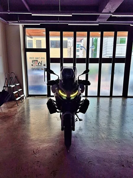 수원 광교 BMW F900 XR 바이크 오토바이 라이트 필름 PPF 랩핑 튜닝 / 수원시 영통구 이의동