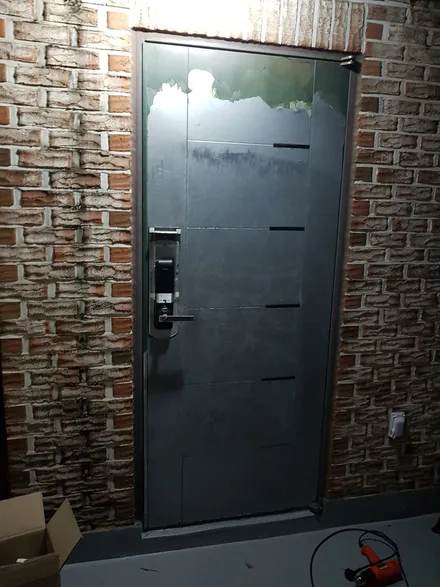 [랩샵]수원랩핑 수원스팀세차 수원유리막코팅 수원세차 광교스팀세차 광교세차 수원카스킨 수원루프스킨 수원PPF 수원라이트필름 방화문 필름지 제거 및 랩핑 생활랩핑 출장시공 / 수원시 영통구 이의동