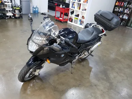 [랩샵]오토바이랩핑 BMW F800ST 전채랩핑 화이트골드스파클 오토바이데칼 오토바이PPF 오토바이포인트랩핑 오토바이헬멧PPF / 수원시 영통구 이의동