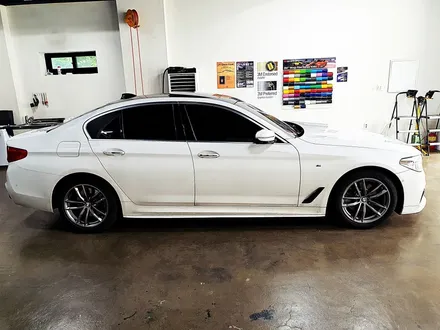 [랩샵][수원랩핑] BMW G30 520D 눈썹몰딩랩핑 창틀랩핑 포인틀랩핑 / 수원시 영통구 이의동