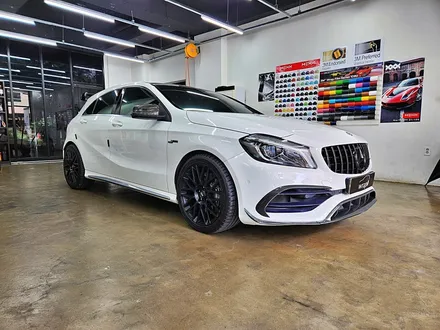 벤츠 A45AMG 크롬죽이기 포인트랩핑 사이드스컷랩핑 바이퍼라인 에디션데칼 1인시공 고퀄리티 3M정품필름 랩핑맛집 / 수원시 영통구 이의동