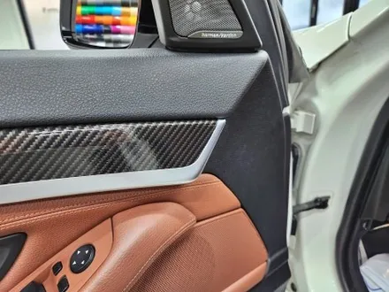 BMW F바디 520D 우드트림 실내 리얼카본 포인트 랩핑 3M 유광카본 자동차 고퀄리티 랩핑 맛집 / 수원시 영통구 이의동