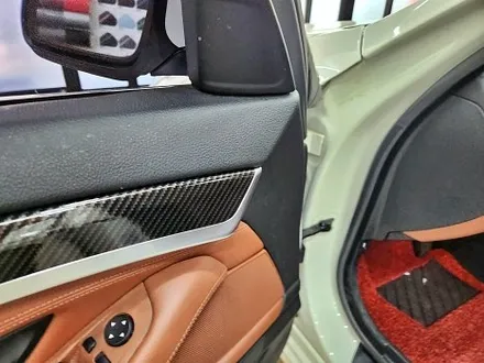 BMW F10 F바디 528I 실내랩핑 우드트림 유광카본랩핑 자동차 튜닝 랩핑 실내복원 1인시공 고퀄리티 맛집 / 수원시 영통구 이의동
