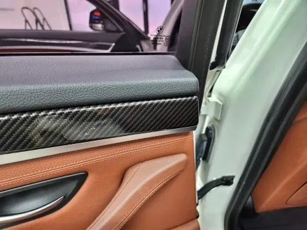 BMW F바디 520D 우드트림 실내 리얼카본 포인트 랩핑 3M 유광카본 자동차 고퀄리티 랩핑 맛집 / 수원시 영통구 이의동