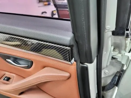 BMW F바디 520D 우드트림 실내 리얼카본 포인트 랩핑 3M 유광카본 자동차 고퀄리티 랩핑 맛집 / 수원시 영통구 이의동