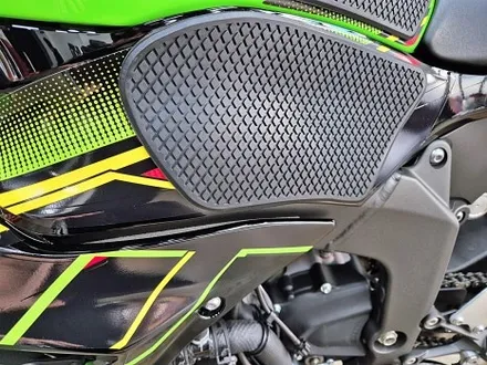 수원 광교 가와사키 닌자 ZX6R 레이싱 오토바이 바이크 커스텀 튜닝 방탄 데칼 전체 포인트 랩핑 시공 / 수원시 영통구 이의동
