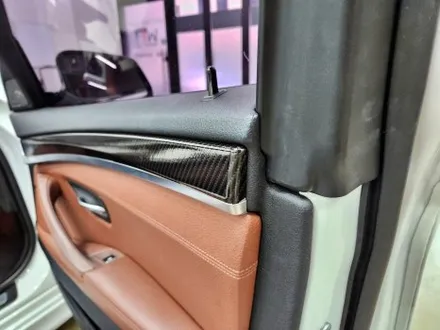 BMW F바디 520D 우드트림 실내 리얼카본 포인트 랩핑 3M 유광카본 자동차 고퀄리티 랩핑 맛집 / 수원시 영통구 이의동