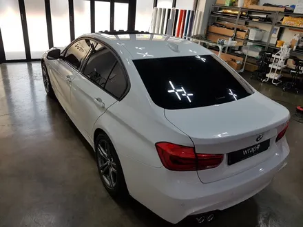 [랩샵]수원랩핑 BMW F30 320D 루프스킨 그릴랩핑 M퍼포먼스사이드데칼 라이트PPF 320D그릴랩핑 BMW루프스킨 F30사이드미러랩핑 BMW라이트PPF / 수원시 영통구 이의동