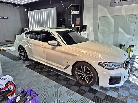 수원 광교 BMW G30 520I 크롬죽이기 크롬딜리트 그릴교체 포인트 출장 랩핑 / 수원시 영통구 이의동