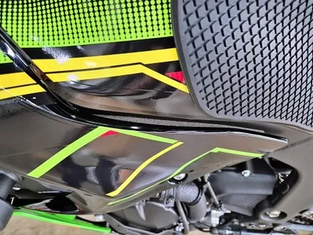 수원 광교 가와사키 닌자 ZX6R 레이싱 오토바이 바이크 커스텀 튜닝 방탄 데칼 전체 포인트 랩핑 시공 / 수원시 영통구 이의동