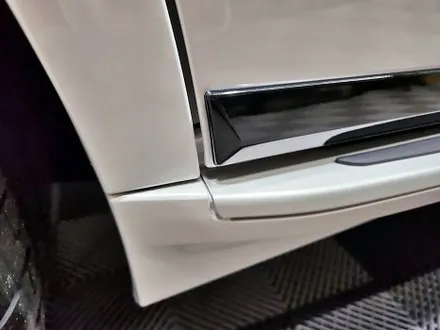 수원 광교 동탄 랩핑 BMW X7 스포츠 크롬죽이기 크롬딜리트 출장시공 윈도우몰딩 도어하단 블랙유광 / 수원시 영통구 이의동