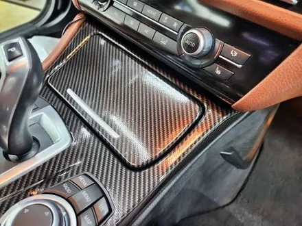 BMW F바디 520D 우드트림 실내 리얼카본 포인트 랩핑 3M 유광카본 자동차 고퀄리티 랩핑 맛집 / 수원시 영통구 이의동