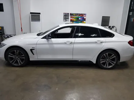 [랩샵]수원랩핑 BMW 420D 사이드데칼 포인트랩핑 / 수원시 영통구 이의동