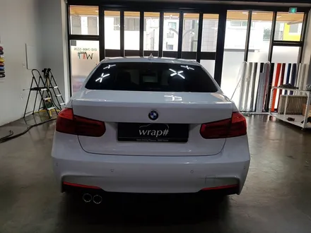 [랩샵]수원랩핑 BMW F30 320D 루프스킨 그릴랩핑 M퍼포먼스사이드데칼 라이트PPF 320D그릴랩핑 BMW루프스킨 F30사이드미러랩핑 BMW라이트PPF / 수원시 영통구 이의동