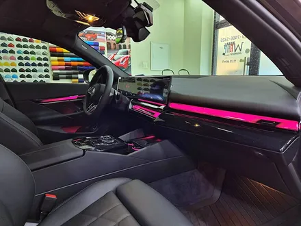 수원 광교 BMW I5 M40 5시리즈 실내 하이그로시 신차패키지 생활보호 디스플레이 PPF / 수원시 영통구 이의동