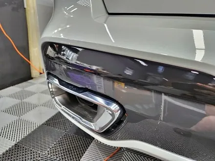 수원 광교 동탄 랩핑 BMW X7 스포츠 크롬죽이기 크롬딜리트 출장시공 윈도우몰딩 도어하단 블랙유광 / 수원시 영통구 이의동
