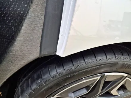 수원 광교 BMW IX50 전체 랩핑 포인트 루프스킨 점착제 제거 / 수원시 영통구 이의동