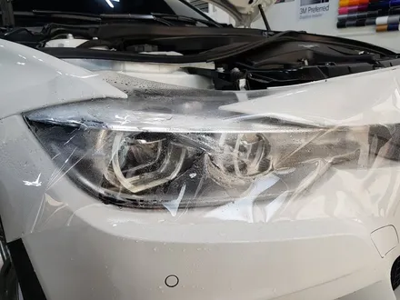 [랩샵]수원랩핑 BMW F30 320D 루프스킨 그릴랩핑 M퍼포먼스사이드데칼 라이트PPF 320D그릴랩핑 BMW루프스킨 F30사이드미러랩핑 BMW라이트PPF / 수원시 영통구 이의동