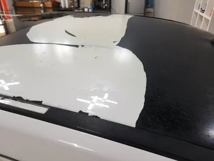 [랩샵]수원랩핑 벤츠E클래스 루프스킨 루프스킨제거 루프스킨제시공 랩핑제거 벤츠랩핑 E클래스랩핑 E클래스루프스킨 / 수원시 영통구 이의동