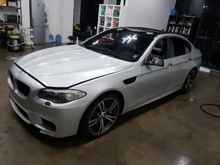 [랩샵]수원랩핑 BMW 528I전체랩핑 화이트골드스파클랩핑 5시리즈랩핑 520D전체랩핑 BMW전체랩핑 전체랩핑제거 랩핑제거 / 수원시 영통구 이의동