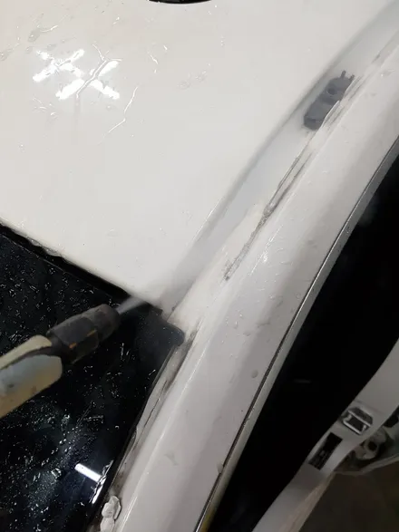 [랩샵]수원랩핑 벤츠E클래스 루프스킨 루프스킨제거 루프스킨제시공 랩핑제거 벤츠랩핑 E클래스랩핑 E클래스루프스킨 / 수원시 영통구 이의동
