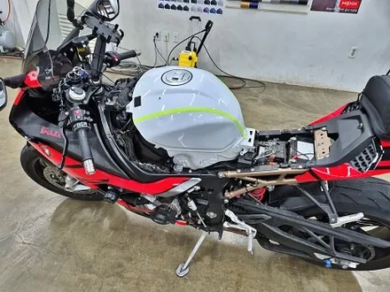 수원 광교 BMW S1000 RR 기름탱크 바이크 오토바이 포인트 데칼 전체 랩핑 튜닝 / 수원시 영통구 이의동