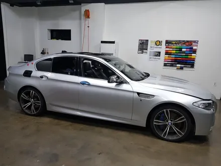 [랩샵]수원랩핑 BMW 528I전체랩핑 화이트골드스파클랩핑 5시리즈랩핑 520D전체랩핑 BMW전체랩핑 전체랩핑제거 랩핑제거 / 수원시 영통구 이의동