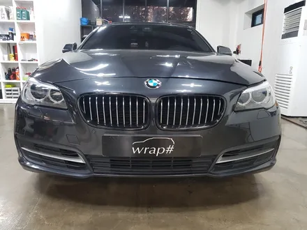 [랩샵]수원랩핑 BMW520D그릴랩핑 BMW그릴랩핑 BMW랩핑 BMW포인트랩핑 BMW부분랩핑 / 수원시 영통구 이의동