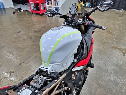 수원 광교 BMW S1000 RR 기름탱크 바이크 오토바이 포인트 데칼 전체 랩핑 튜닝 / 수원시 영통구 이의동