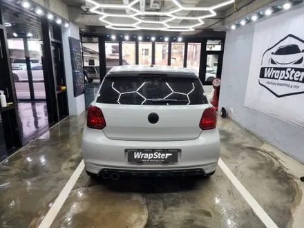 [고양/향동 랩핑] 폭스바겐 폴로 마카롱블루 전체랩핑 교체 + 블랙유광 루프스킨 시공으로 스포티한 감성 더하기 / 고양 신원동