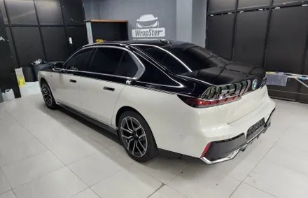 랩스터 BMW i7 상단 블랙 투톤 랩핑 / 고양 신원동