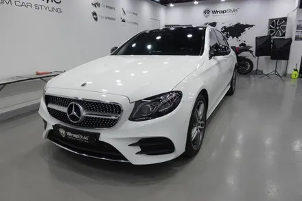 [랩스타일 코리아] 감성 뿜뿜! 벤츠 E300 신차 업그레이드 하기! 실내 센터페시아 카본 랩핑 및 사이드미러 랩핑과 루프스킨 시공 / 김포시 마산동