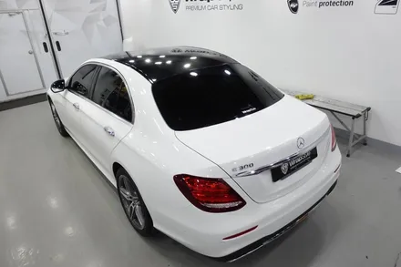 [랩스타일 코리아] 감성 뿜뿜! 벤츠 E300 신차 업그레이드 하기! 실내 센터페시아 카본 랩핑 및 사이드미러 랩핑과 루프스킨 시공 / 김포시 마산동