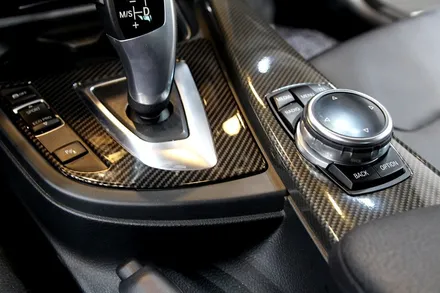 bmw 4시리즈 실내랩핑으로 촌스러운 우드 탈출기! / 수원시 영통구 원천동
