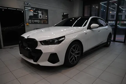 BMW 5시리즈 완성은 블랙! 그릴 랩핑으로 완성하는 시크한 드레스업! / 수원시 영통구 원천동